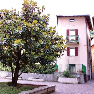 Couette-café La Magnolia Guests House, Dervio